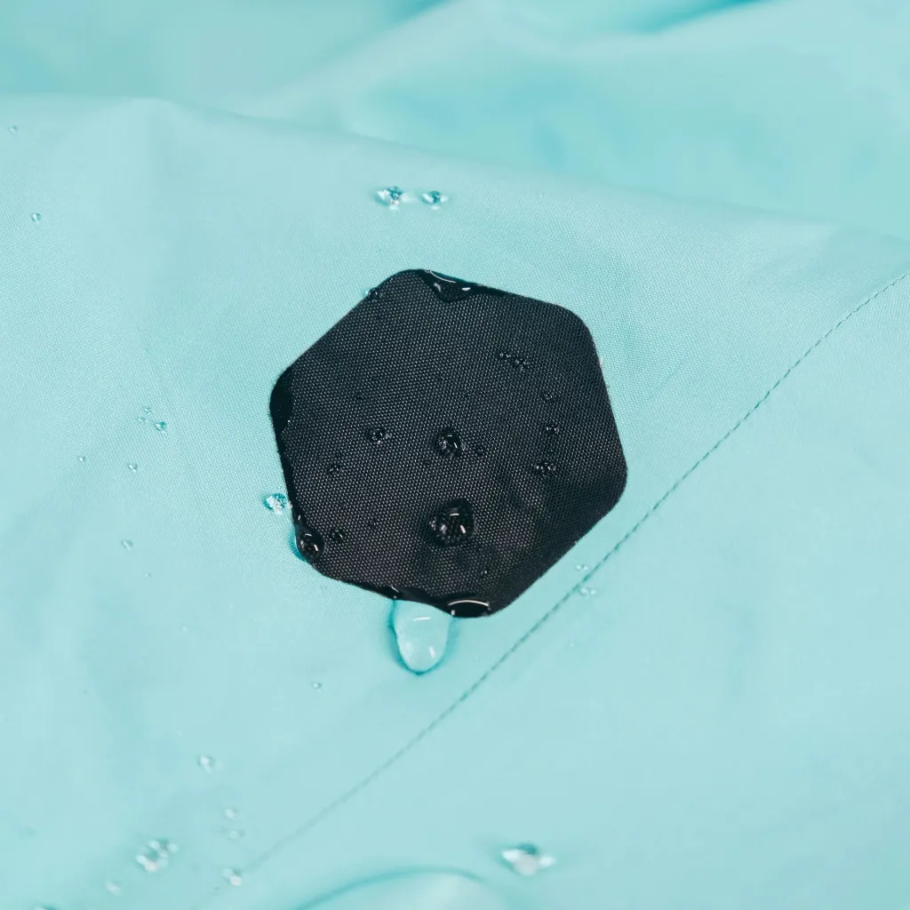 imgi_47_10730-31-32-33-34-TenaciousTape-RepairPatches-Hex-Lifestyle-10.webp